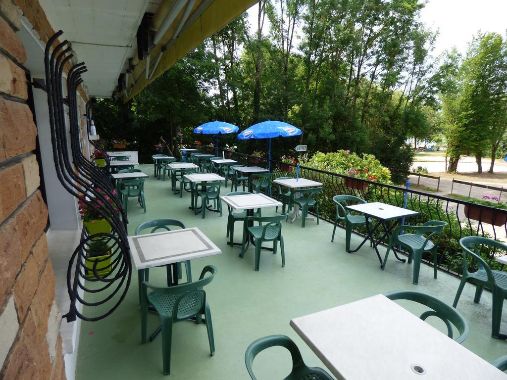 Hotel Restaurant La Chaumiere Du Lac Clairvaux-les-Lacs Luaran gambar